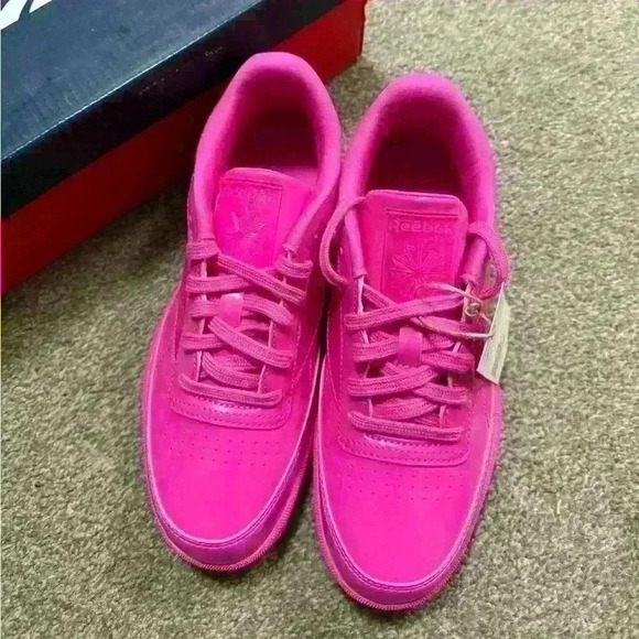 Rare NWT Reebok X Cardi B Club C Dynamic Pink Tennis shoes Sneakers size 5 - Picture 10 of 11